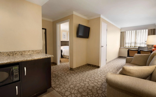 photo 3 of Embassy Suites Los Angeles - Glendale
