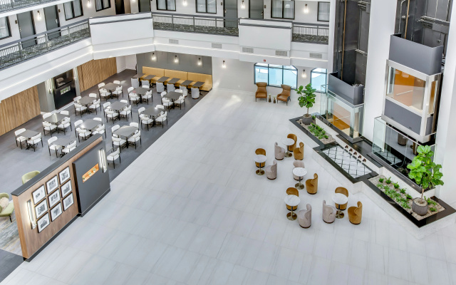photo 2 of Embassy Suites Louisville East
