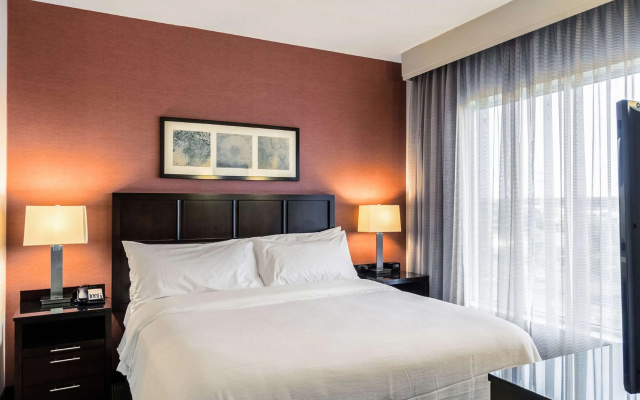 photo 3 of Embassy Suites Newark Airport