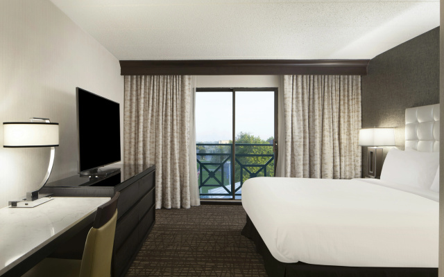 photo 4 of Embassy Suites by Hilton Philadelphia Airport