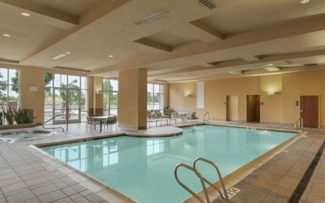 photo 2 of Embassy Suites Portland Airport