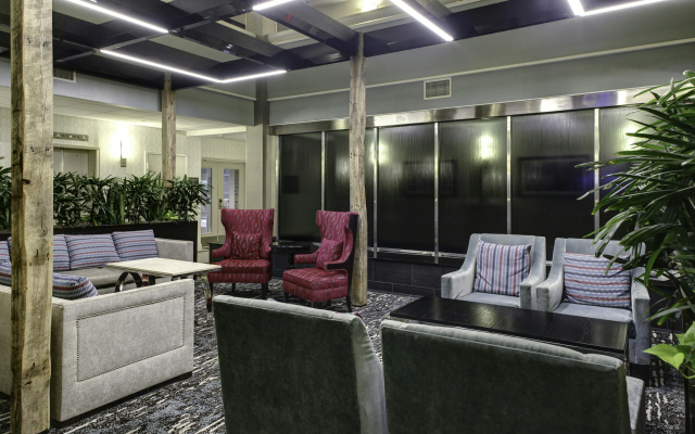 photo 2 of Embassy Suites Williamsburg