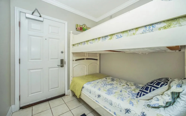 photo 5 of Emerald Beach 1130 by Best Beach Getaways