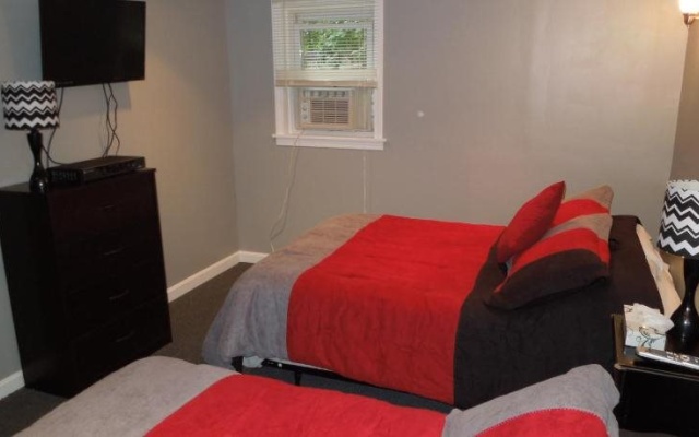 photo 4 of Emerald Isle Motel