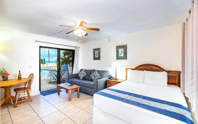 photo 2 of Emerald Seas Deerfield Beach Club