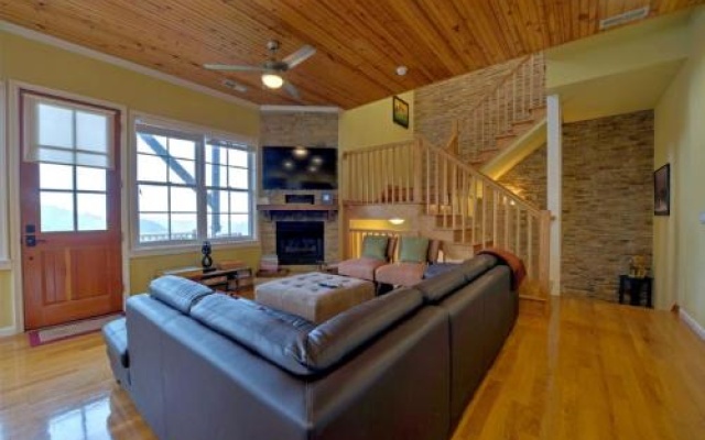 photo 2 of Emerald Sky - 3 Br Home