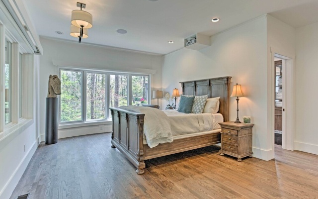 photo 3 of Enchanting Tryon Home w/ Hot Tub ~ 14 Mi to Tiec!