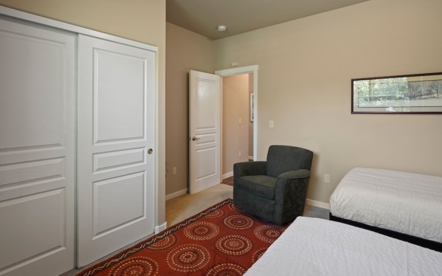 photo 2 of Enchantment At Eagle Crest 2 Bedroom Townhouse by Redawning