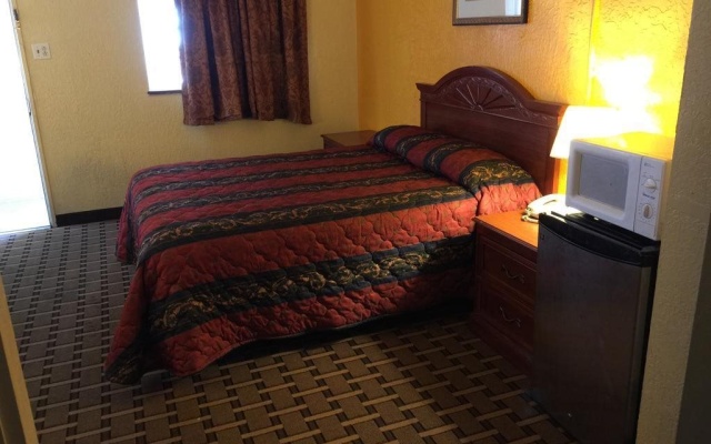 photo 3 of Encore Motel
