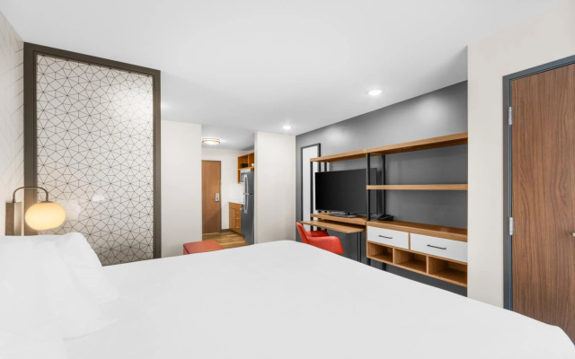 photo 3 of Everhome Suites Lexington - Horse Park