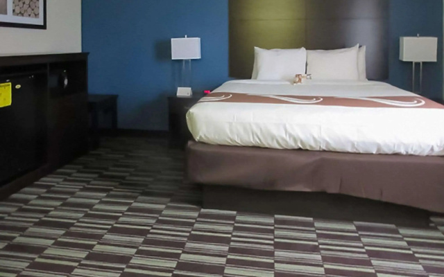 photo 2 of Quality Inn Farmington