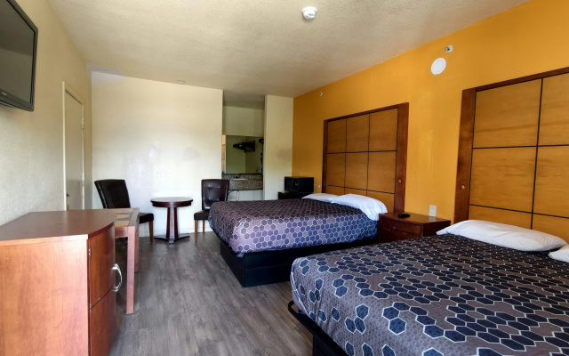 photo 4 of Executive Inn & Suites San Marcos, TX