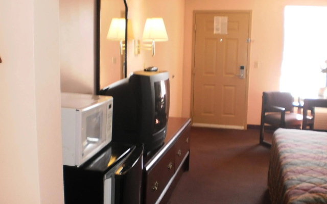 photo 2 of Executive Inn and Suites Covington