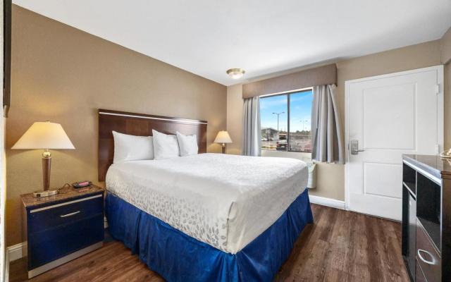 photo 5 of Executive Inn Hotel