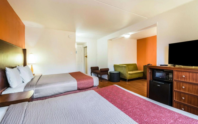 photo 5 of Motel 6 Tinton Falls