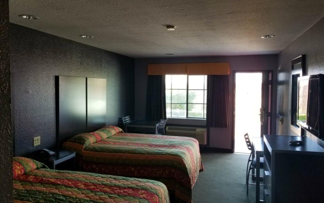 photo 3 of Executive Inn