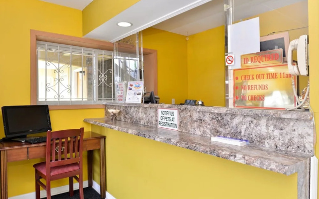 photo 5 of Express Inn