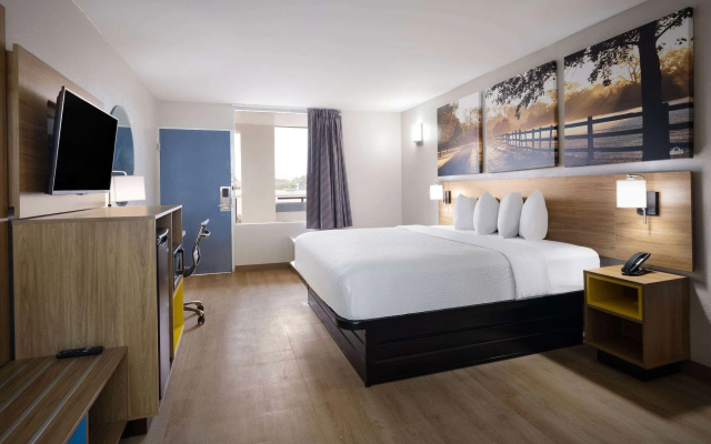 photo 4 of Days Inn by Wyndham Montgomery I-85
