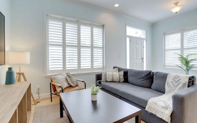 photo 2 of Exquisite 1 BR Apartment at Alexandria