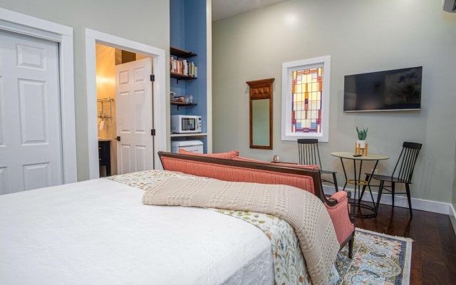 photo 5 of Exquisite Studio Guesthouse Near Downtown s Core