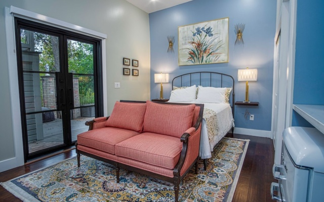 photo 2 of Exquisite Studio Guesthouse Near Downtown's Core!