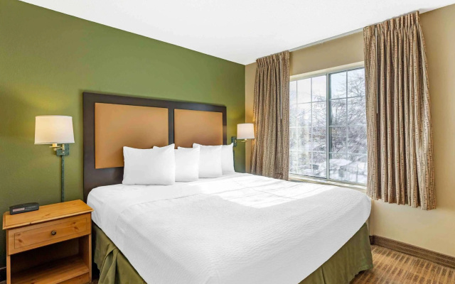 photo 3 of Extended Stay America Select Suites Chicago Naperville East