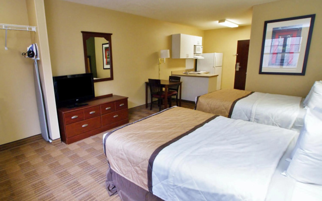 photo 3 of Extended Stay America Select Suites Chicago O'Hare