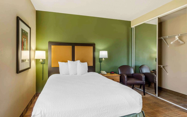 photo 5 of Studio 6 Extended Stay Chicago Vernon Hills Lincolnshire IL
