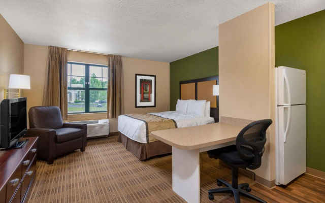 photo 5 of Extended Stay America Suites Chicago Woodfield Mall