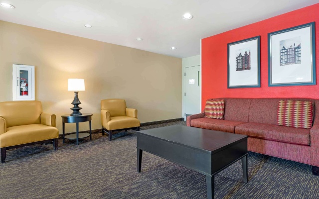 photo 3 of Extended Stay America Suites Cincinnati Blue Ash Reagan Hwy