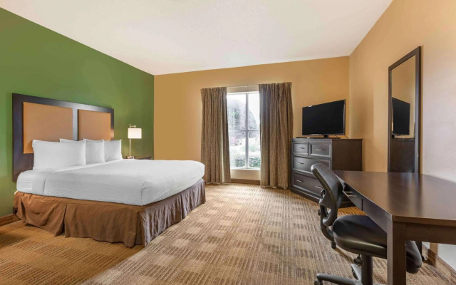 photo 4 of Extended Stay America Suites - Dallas - Frankford Road