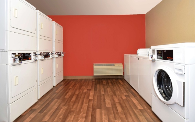 photo 3 of Extended Stay America Suites - Detroit - Southfield - I-696
