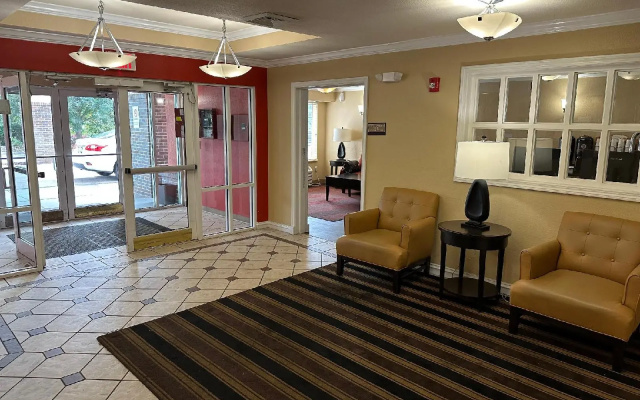 photo 2 of Red Roof Inn Southfield