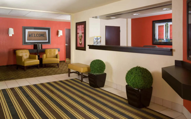 photo 2 of Extended Stay America Suites Kansas City Airport