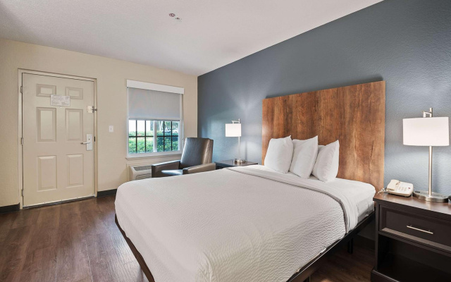 photo 4 of Extended Stay America Suites Miami Airport Blue Lagoon