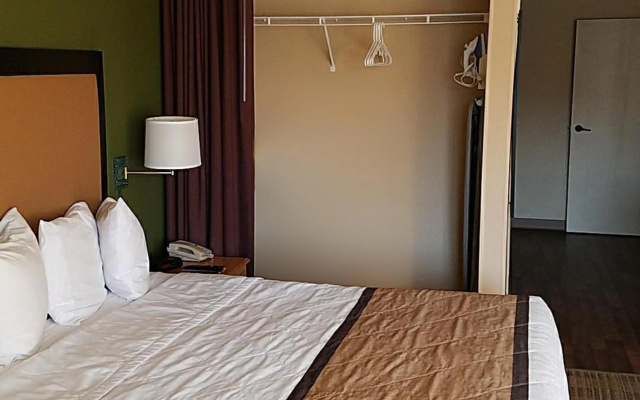 photo 3 of Studio 6 Extended Stay Milwaukee Brookfield WI