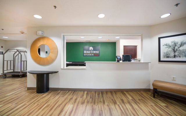photo 4 of HomeTowne Studios by Red Roof St. Louis - Airport/ N Lindbergh