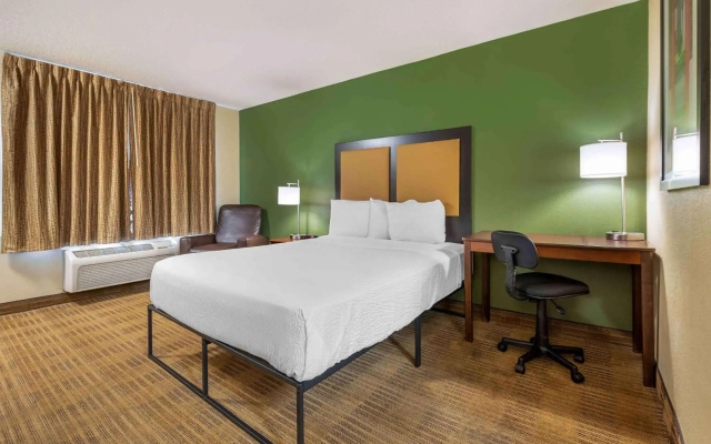 photo 3 of Extended Stay America Suites Indianapolis Airport