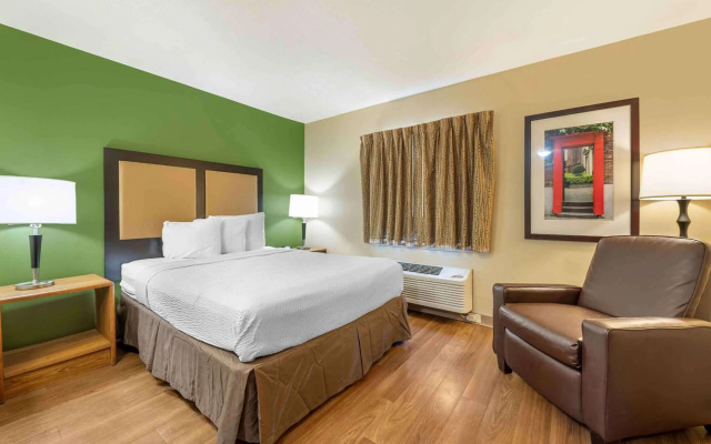 photo 3 of Studio 6 Corporate Extended Stay Indianapolis, IN - North Carmel