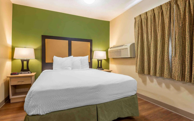 photo 4 of Studio 6 Corporate Extended Stay Indianapolis, IN - North Carmel