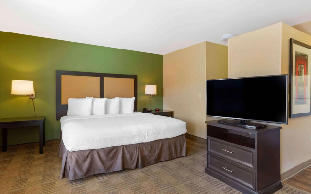 photo 5 of Extended Stay America Select Suites Phoenix Airport E Oak St