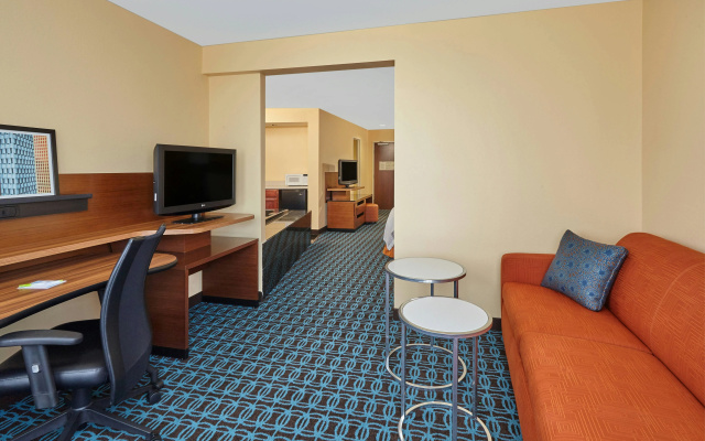 photo 3 of Fairfield Inn & Suites by Marriott Lombard