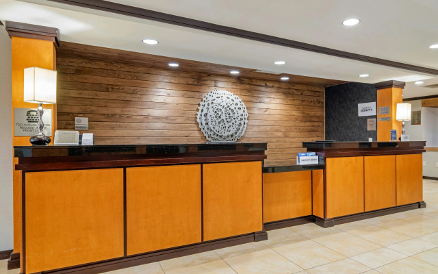 photo 2 of Fairfield Inn & Suites by Marriott Commerce