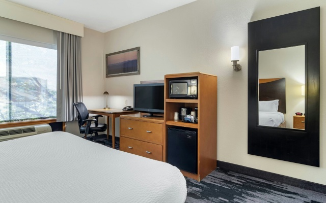 photo 4 of Fairfield Inn & Suites by Marriott Commerce