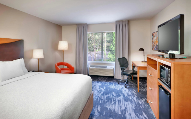 photo 4 of Fairfield Inn & Suites by Marriott Seattle Bellevue/Redmond