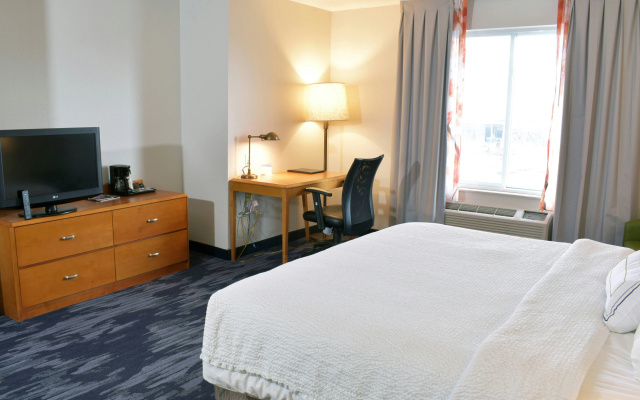 photo 5 of Fairfield Inn and Suites by Marriott Indianapolis East