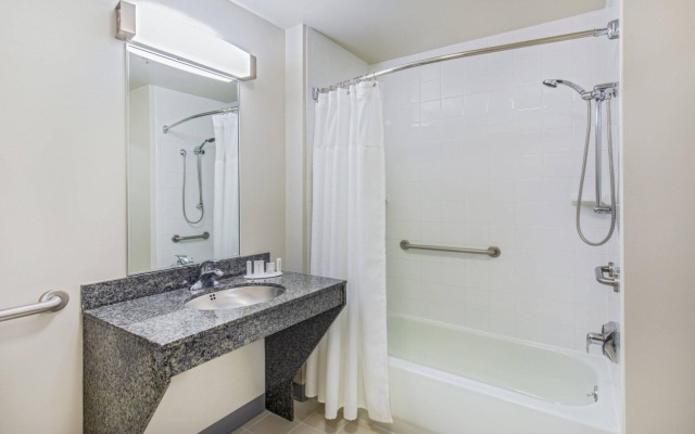 photo 4 of Fairfield Inn & Suites by Marriott Lancaster