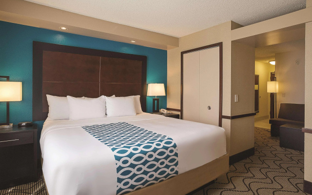 photo 3 of La Quinta Inn & Suites by Wyndham Central Point - Medford