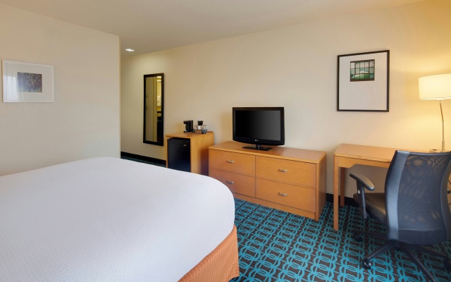 photo 3 of Fairfield Inn and Suites by Marriott Indianapolis Airport