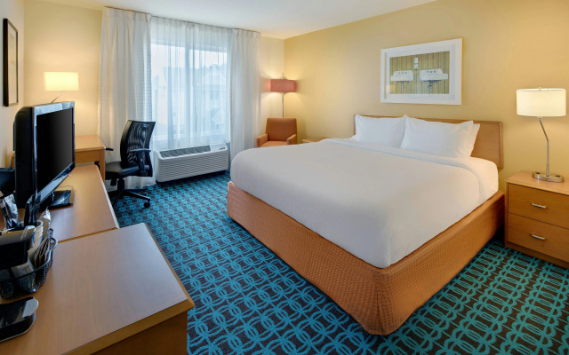 photo 4 of Fairfield Inn and Suites by Marriott Indianapolis Airport